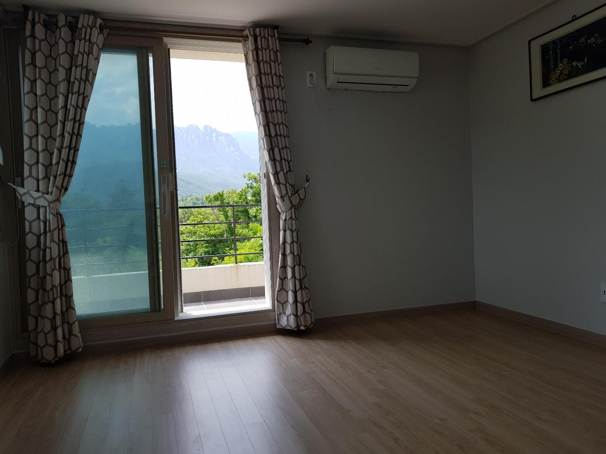 Gilson Guesthouse Sokcho Exterior photo